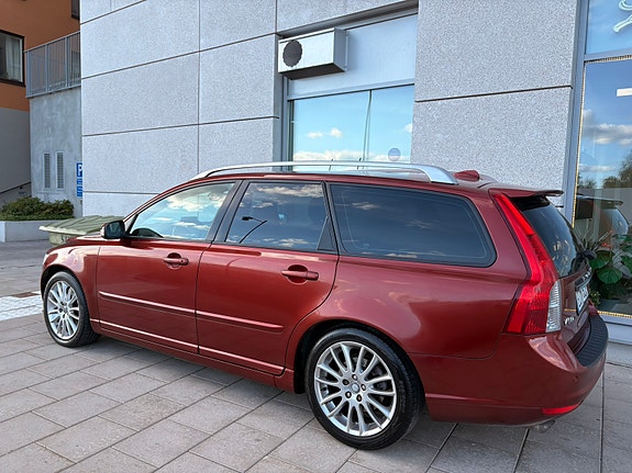 Volvo V50 3 of 9