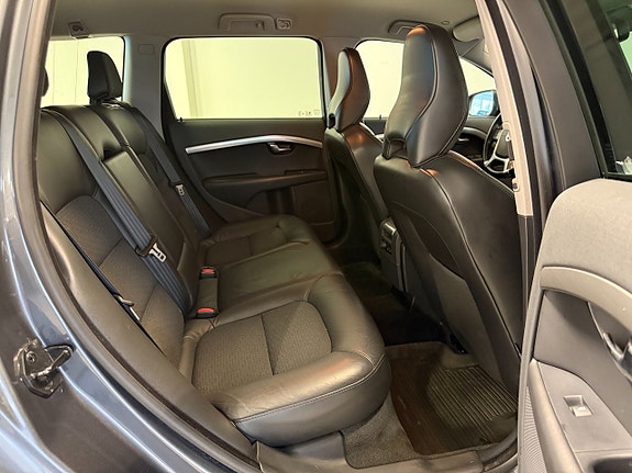 Volvo V70 8 of 14