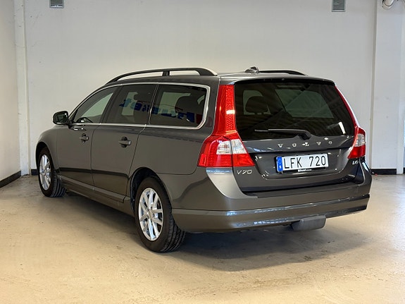 Volvo V70 4 of 14