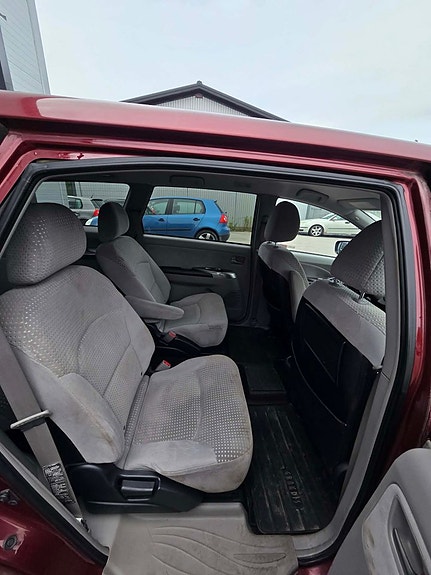 Mitsubishi Grandis 12 of 13