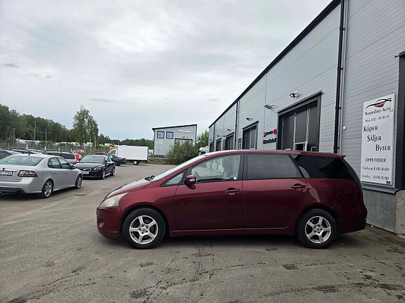 Mitsubishi Grandis 2 of 13