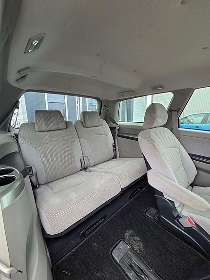 Mitsubishi Grandis 11 of 13