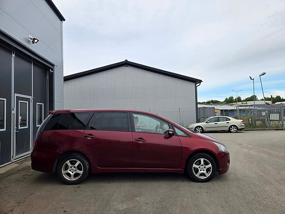 Mitsubishi Grandis 3 of 13
