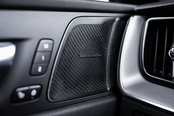 Volvo XC60 25 of 30