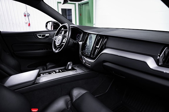 Volvo XC60 27 of 30