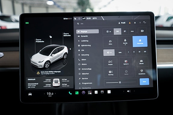 Tesla Model Y 12 of 27