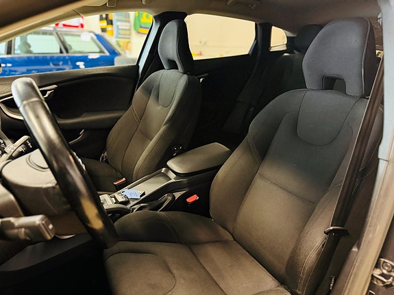 Volvo V40 14 of 19
