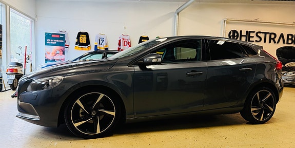 Volvo V40 4 of 19