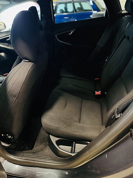 Volvo V40 15 of 19