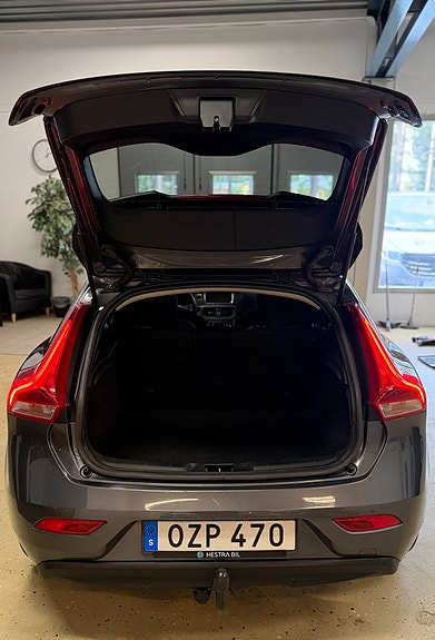 Volvo V40 8 of 19
