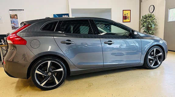 Volvo V40 10 of 19
