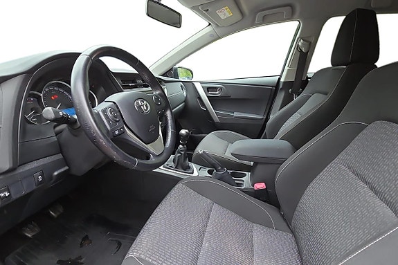Toyota Auris 11 of 21