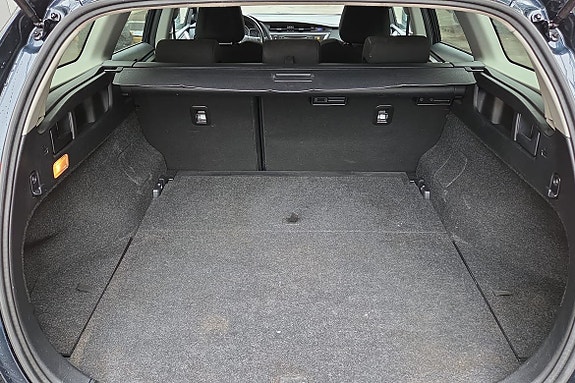Toyota Auris 10 of 21