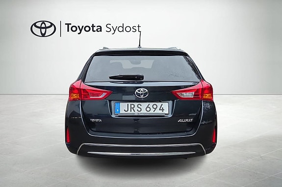 Toyota Auris 4 of 21