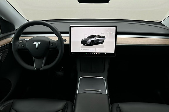 Tesla Model Y 3 of 3