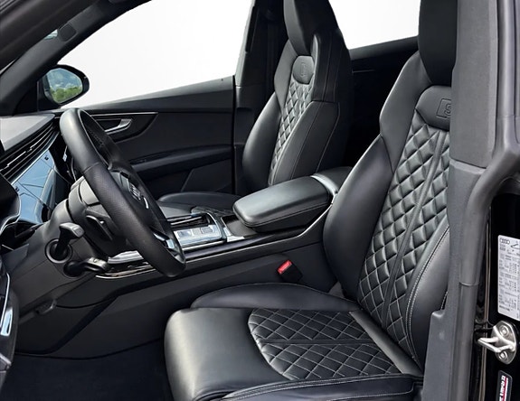 Audi SQ8 4 of 6