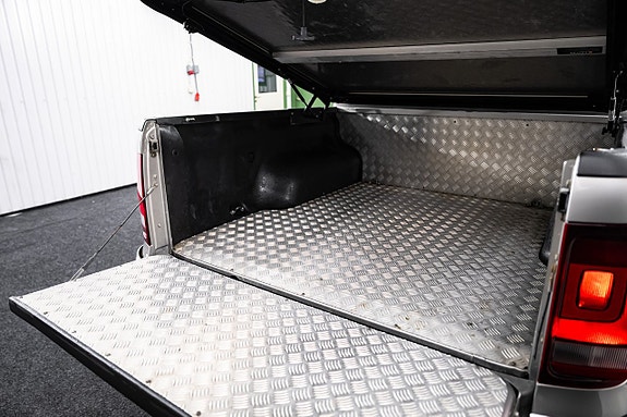 Volkswagen Amarok 16 of 27
