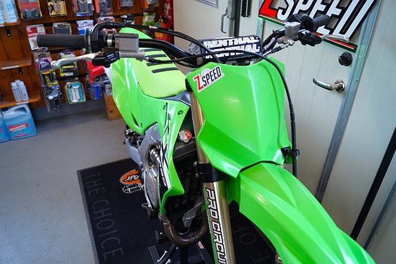 Kawasaki KX 450 9 of 9