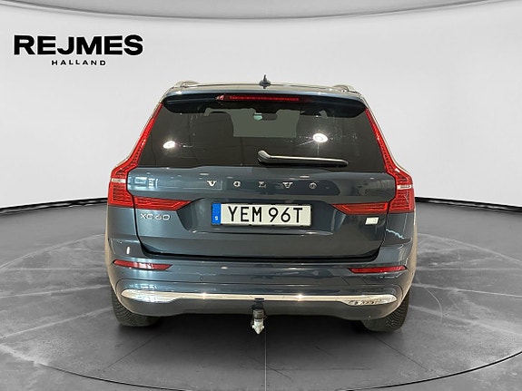 Volvo XC60 8 of 16