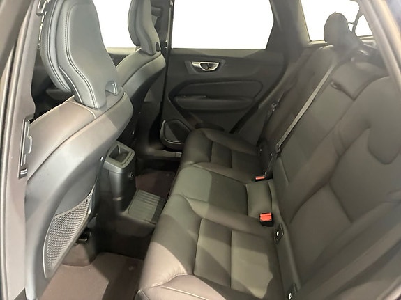 Volvo XC60 7 of 16