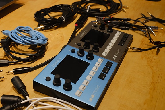 Product image 3 of 4