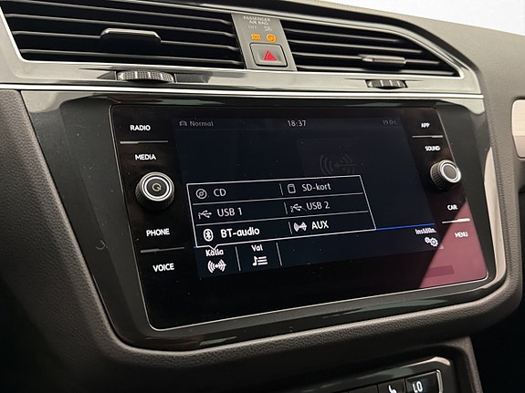 Volkswagen Tiguan 19 of 30