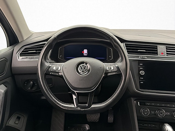 Volkswagen Tiguan 11 of 30