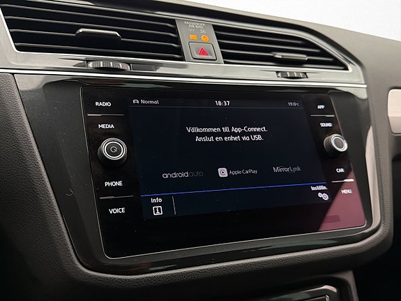 Volkswagen Tiguan 21 of 30