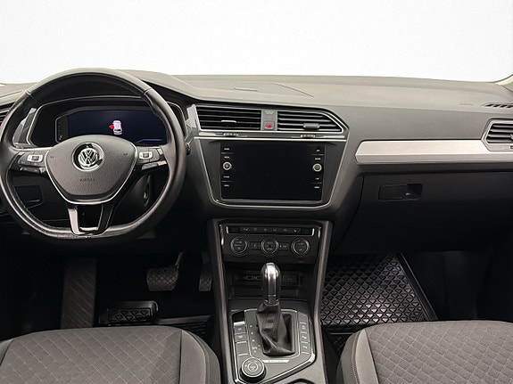 Volkswagen Tiguan 15 of 30
