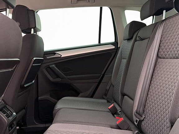 Volkswagen Tiguan 14 of 30