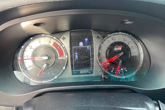 Toyota HiLux 16 of 21