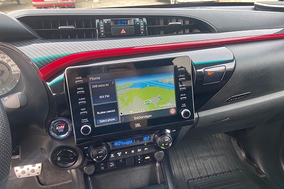 Toyota HiLux 15 of 21