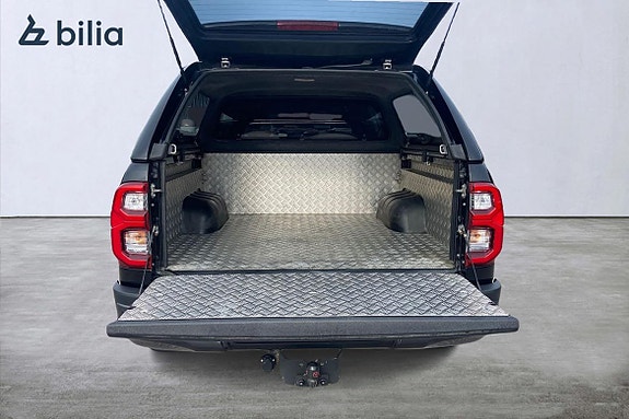 Toyota HiLux 12 of 21
