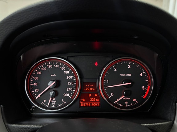 BMW 330d 13 of 22