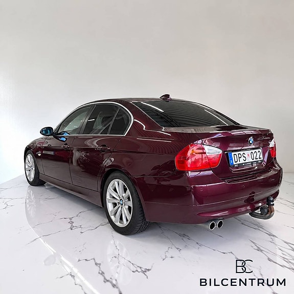 BMW 330d 4 of 22