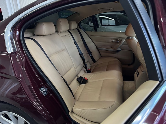 BMW 330d 19 of 22