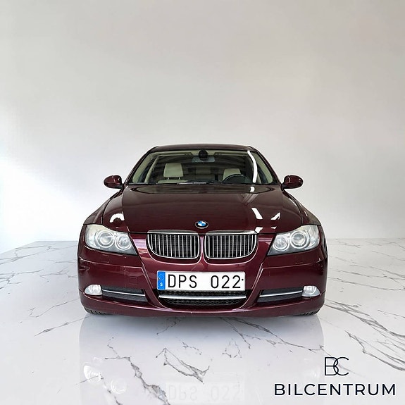 BMW 330d 2 of 22