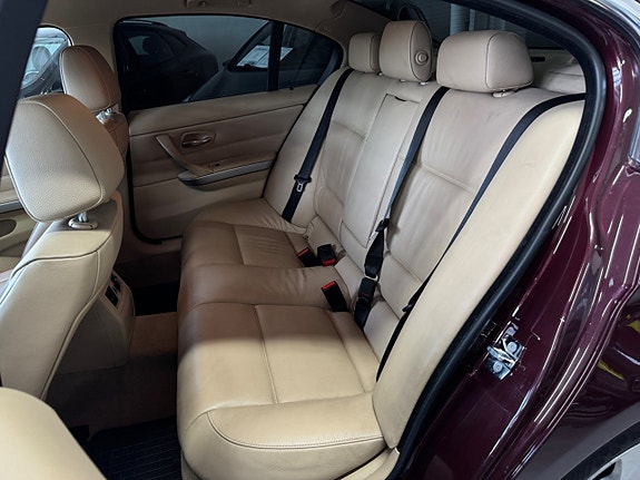 BMW 330d 18 of 22