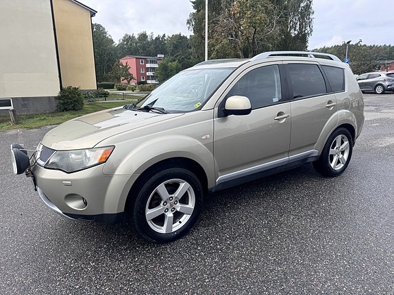 Mitsubishi Outlander 3 of 7