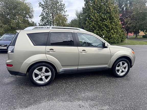 Mitsubishi Outlander 4 of 7