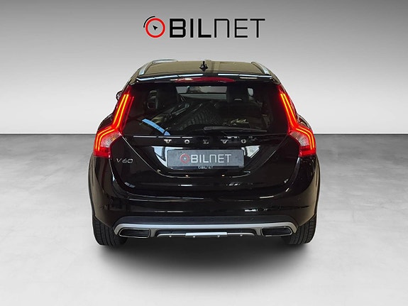Volvo V60 Cross Country 6 of 19