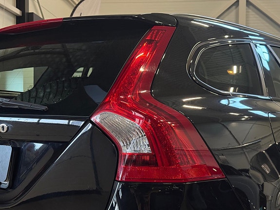 Volvo V60 Cross Country 8 of 19