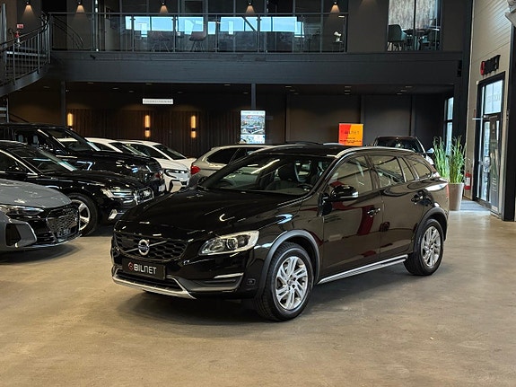 Volvo V60 Cross Country 9 of 19