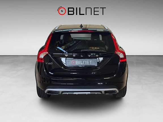 Volvo V60 Cross Country 4 of 19