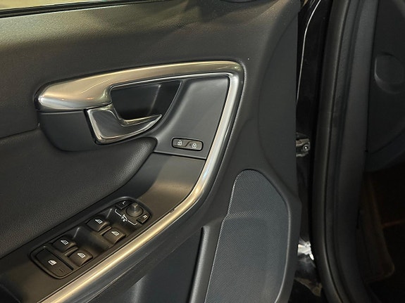Volvo V60 Cross Country 18 of 19