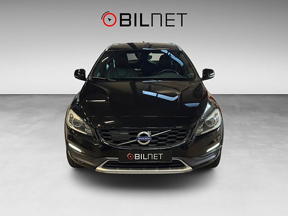 Volvo V60 Cross Country 3 of 19