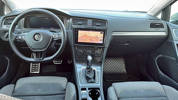 Volkswagen Golf Alltrack 4 of 12