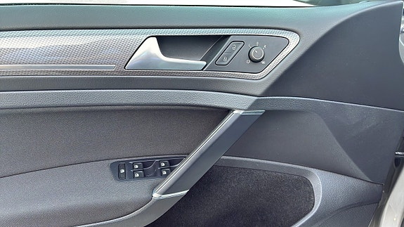 Volkswagen Golf Alltrack 11 of 12
