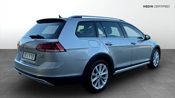 Volkswagen Golf Alltrack 2 of 12