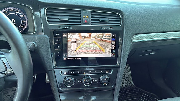 Volkswagen Golf Alltrack 12 of 12